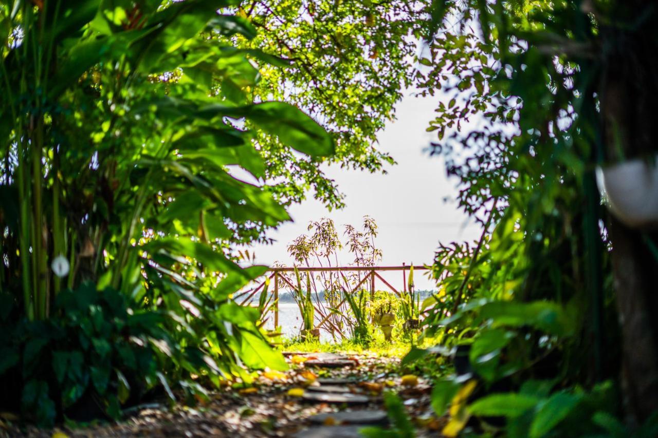 Nakorn River View チャンパーサック エクステリア 写真